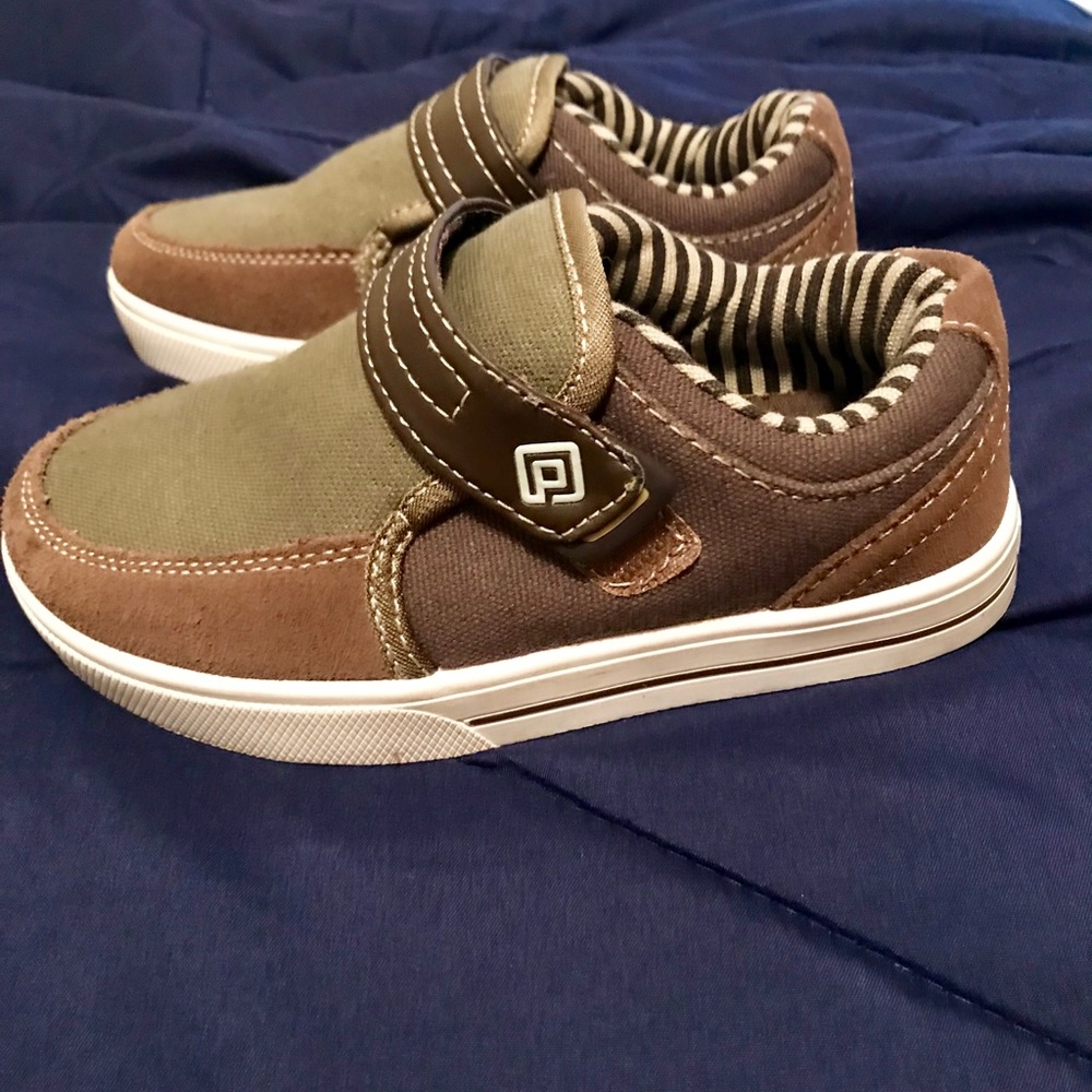 Boys size 11 shoe